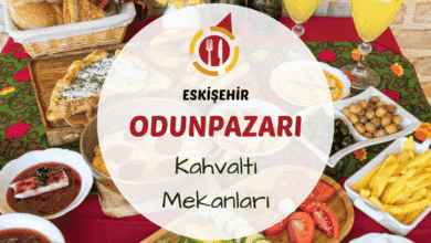 Eskişehir Odunpazarı kahvaltı mekanlarını gösteren tarihi sokakta kurulmuş kahvaltı masası görseli