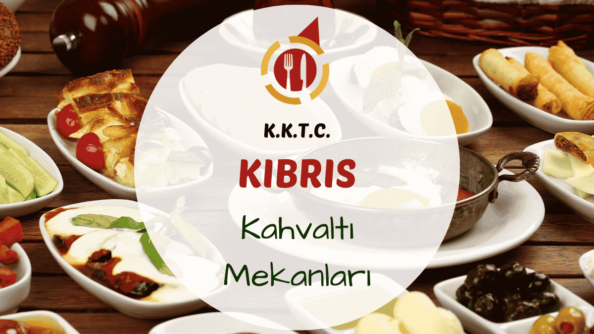 Kıbrıs kahvaltı mekanlarını gösteren Akdeniz manzaralı açık hava kahvaltı masası; hellim peyniri, zeytin, bazlama, reçel ve sıcak çayla hazırlanmış görsel